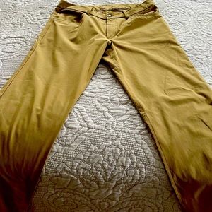 Lululemon abc pants in great shape